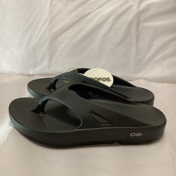 Oofos unisex original Black Flip Flop Sandals man’s size 7 women’s size 9 - Picture 6 of 9